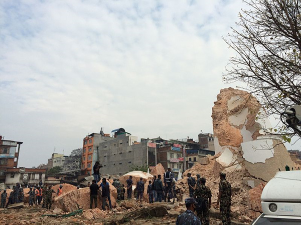 Dharhara_after_Nepalquake_2.jpg