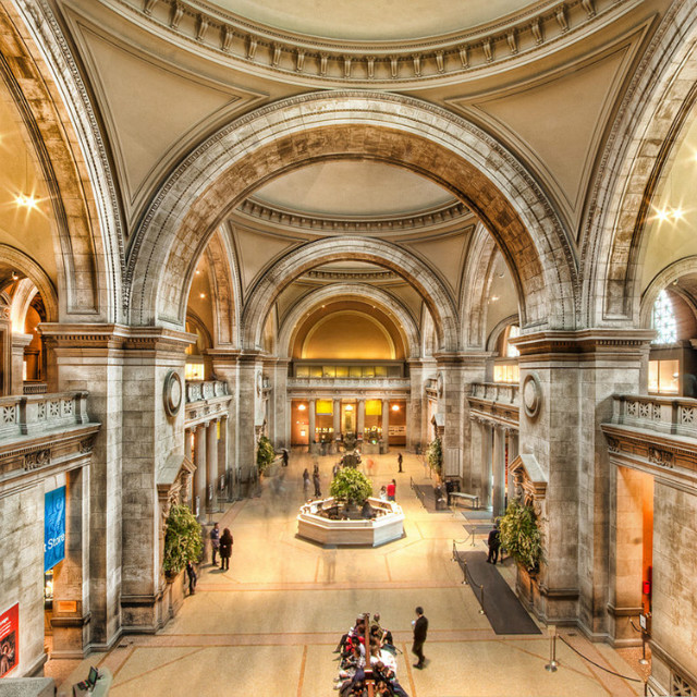 800px-The_Metropolitan_Museum_of_Art.jpg