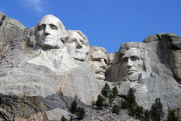 Dean_Franklin_-_06_04_03_Mount_Rushmore_Monument_(by-sa).jpg