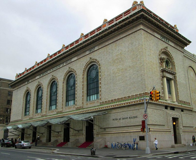 2013_BAM_Peter_Jay_Sharp_Building_from_west.jpg
