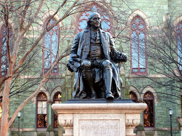 800px-Benjamin_Franklin_statue_in_front_of_College_Hall.jpg