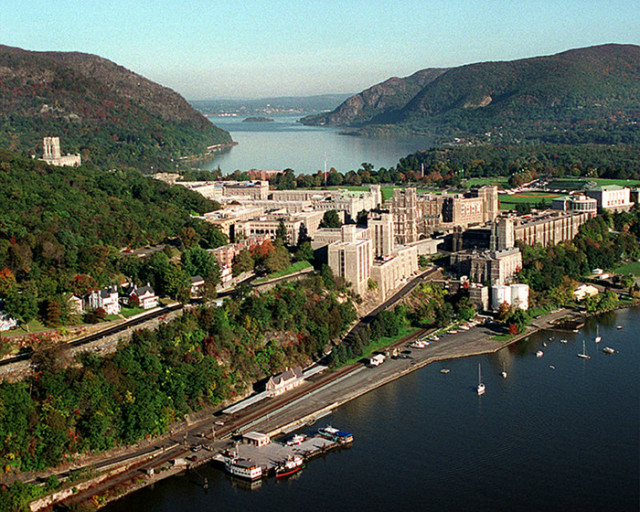 800px-USMA_Aerial_View_Looking_North.jpg