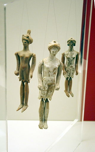 5016_-_Archaeological_Museum,_Athens_-_Dolls_-_Photo_by_Giovanni_Dall'Orto,_Nov_13_2009.jpg