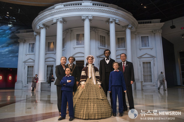 Secretary-General Ban Ki-moon and his wife Yoo Soon-taek pose with wax figures depicting the Lincoln family during a visit to the Abraham Lincoln Presidential Library and Museum in Springfield, Illinois.jpg