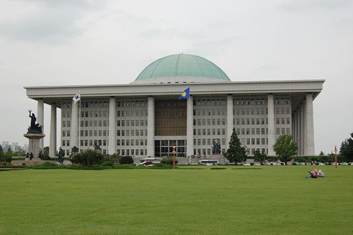 1024px-Seoul-National_Assembly-01.jpg