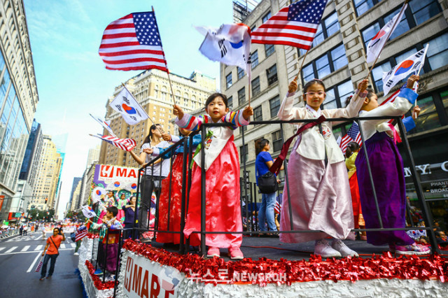 Korean Parade 2017_SNS_055.jpg