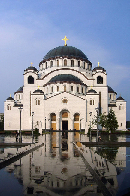 800px-Temple_Saint_Sava.jpg