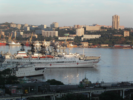 800px-Yuri_Vladivostok_20030804_118.jpg