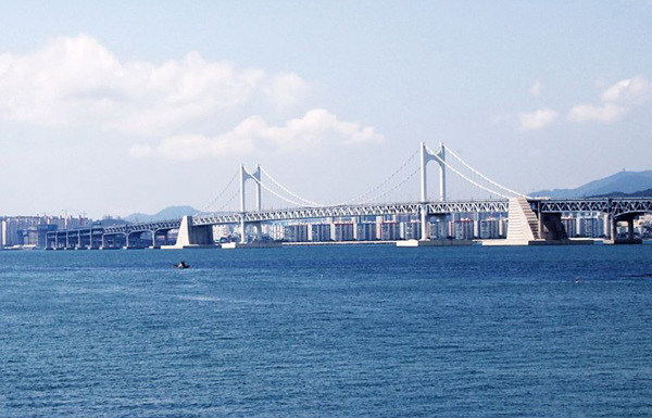 Korea-Busan-Gwangan_Bridge-02.jpg