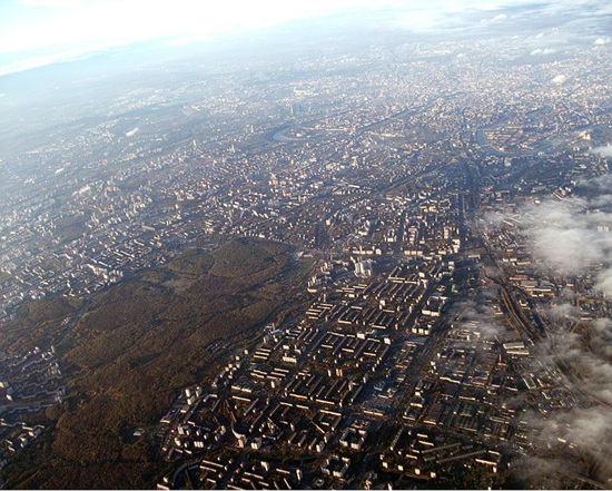 800px-Moscow_aerial_view_looking_towards_the_south-east.jpg